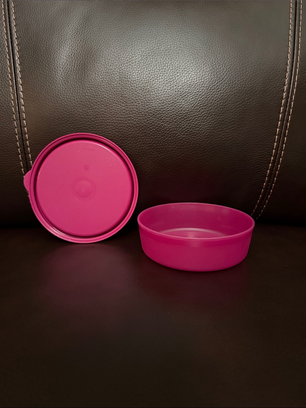 Tupperware - Pink Round container with Lid